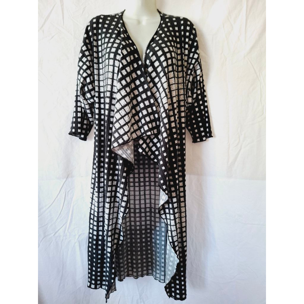 LuLaRoe Shirley kimono , M, Black & White warm checked geometric shawl